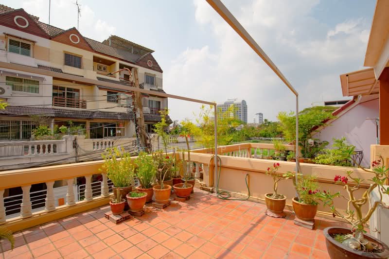 4-story townhouse for rent in Warathorn Ville, Pattanakarn 44 (SPSAD3867), Bangkok, Suan Luang, Suan Luang, Bangkok, 5 Bedrooms, 300 sqm, Townhouse For Rent, by Agent Pla, 500189740 - DDproperty.com
