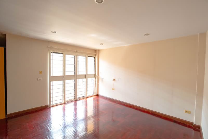 4-story townhouse for rent in Warathorn Ville, Pattanakarn 44 (SPSAD3867), Bangkok, Suan Luang, Suan Luang, Bangkok, 5 Bedrooms, 300 sqm, Townhouse For Rent, by Agent Pla, 500189740 - DDproperty.com