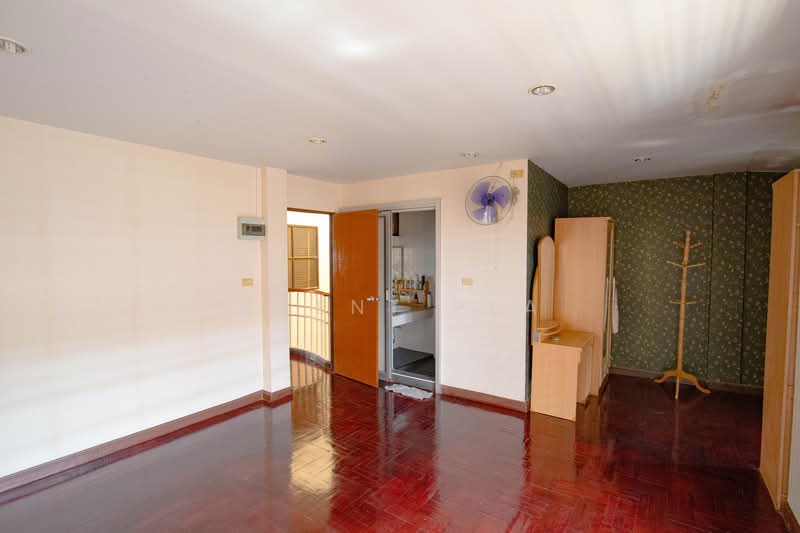 4-story townhouse for rent in Warathorn Ville, Pattanakarn 44 (SPSAD3867), Bangkok, Suan Luang, Suan Luang, Bangkok, 5 Bedrooms, 300 sqm, Townhouse For Rent, by Agent Pla, 500189740 - DDproperty.com