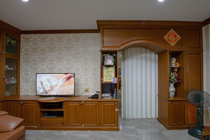 4-story townhouse for rent in Warathorn Ville, Pattanakarn 44 (SPSAD3867), Bangkok, Suan Luang, Suan Luang, Bangkok, 5 Bedrooms, 300 sqm, Townhouse For Rent, by Agent Pla, 500189740 - DDproperty.com