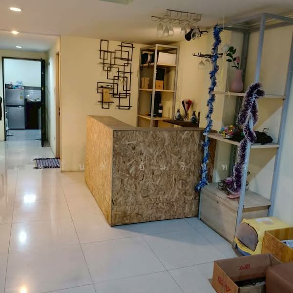 3-storey shophouse for sale with an additional mezzanine storage floor, 43.2 sq.wah, Soi Suphapong 1, Bangkok, Nong Bon, Prawet, Bangkok, , 100 sqm, Shophouse For Sale, by อนันต์ อัมรินทร์, 500189744 - DDproperty.com