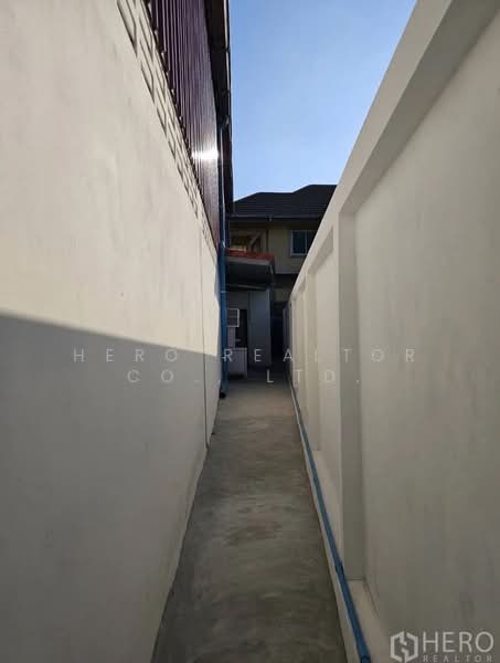 For rent Warehouse 300 sqm in Samrong Nuea Samut Prakan HRE00398, Samut Prakan, Samrong Nua, Muang Samut Prakarn, Samut Prakan, , 300 sqm, Warehouse/Factory For Rent, by Hero Realtor Co., Ltd., 500189747 - DDproperty.com
