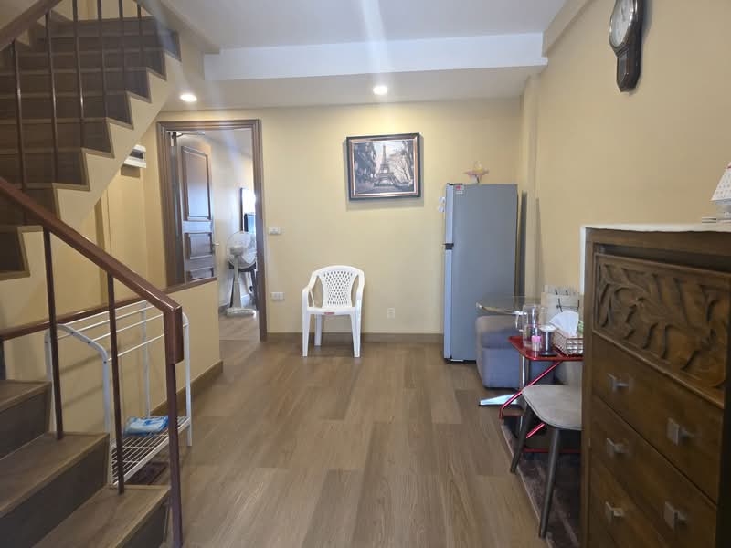 townhome near BTS ekamai for sell, ready to move in with quality woode furniture, Bangkok, Phra Kanong Nua, Watthana, Bangkok, 3 Bedrooms, 180 sqm, Townhouse For Sale, by โรส, 500189756 - DDproperty.com