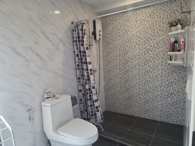 townhome near BTS ekamai for sell, ready to move in with quality woode furniture, Bangkok, Phra Kanong Nua, Watthana, Bangkok, 3 Bedrooms, 180 sqm, Townhouse For Sale, by โรส, 500189756 - DDproperty.com