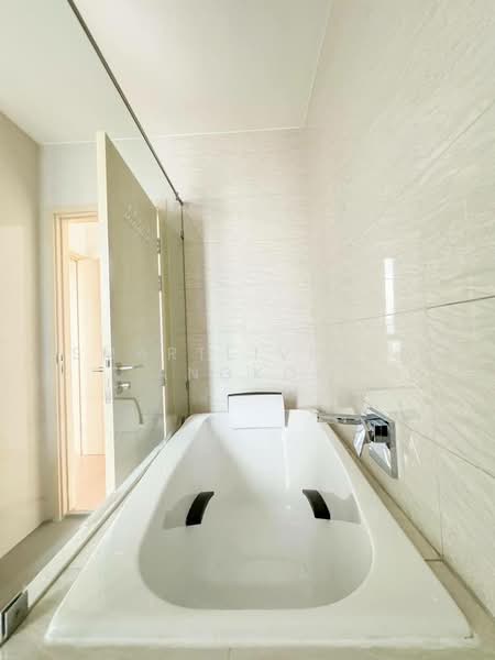 Maru Ekkamai 2, Bangkok, 70-5 Sukhumvit 63 Road, Phra Kanong Nua, Watthana, Bangkok, 2 Bedrooms, 55 sqm, Condo For Sale, by SmartLivingBangkok, 500189787 - DDproperty.com