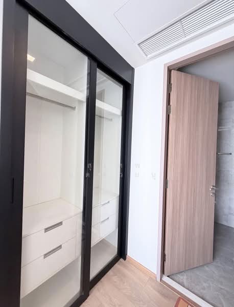 Noble Around Sukhumvit 33, Bangkok, 17 Soi Sukhumvit 33, Khlong Tan Nua, Watthana, Bangkok, 1 Bedroom, 35 sqm, Condo For Rent, by สุเทพ รอดด้วยบุญ, 500189788 - DDproperty.com