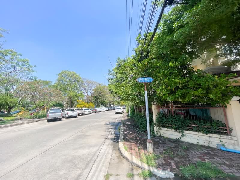 For Sale - หมู่บ้านบุศรินทร์, Bangkok