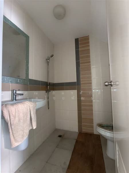 โกลเด้น ทาวน์ ลาดพร้าว-เกษตรนวมินทร์ (Golden Town Ladprao-Kaset Nawamin ), Bangkok, Khlong Kum, Bueng Kum, Bangkok, 4 Bedrooms, 120 sqm, Townhouse For Sale, by คุณ อมรศักดิ์ จารุตไชยพัฒน์ (ดุ่ย), 500189792 - DDproperty.com