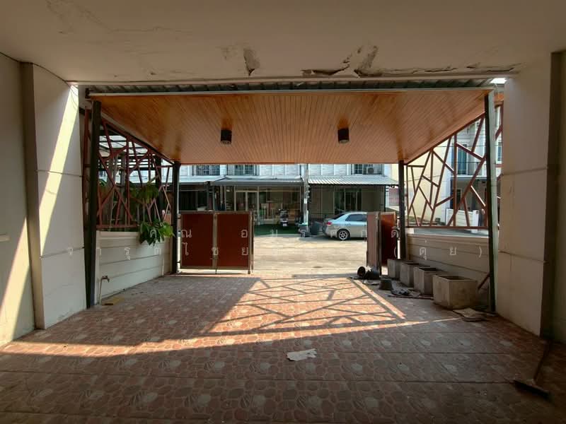 โกลเด้น ทาวน์ ลาดพร้าว-เกษตรนวมินทร์ (Golden Town Ladprao-Kaset Nawamin ), Bangkok, Khlong Kum, Bueng Kum, Bangkok, 4 Bedrooms, 120 sqm, Townhouse For Sale, by คุณ อมรศักดิ์ จารุตไชยพัฒน์ (ดุ่ย), 500189792 - DDproperty.com