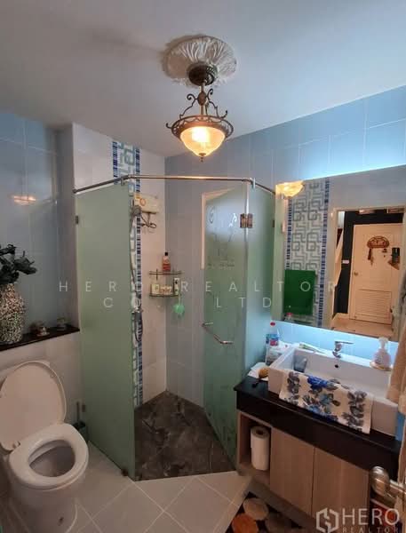 For Sale Detached House in Vintage Home Village 3 in Phla Ban Chang Rayong HRE00399, Rayong, Phla, Ban Chang, Rayong, 3 Bedrooms, 220 sqm, Single Detached House For Sale, by Hero Realtor Co., Ltd., 500189821 - DDproperty.com