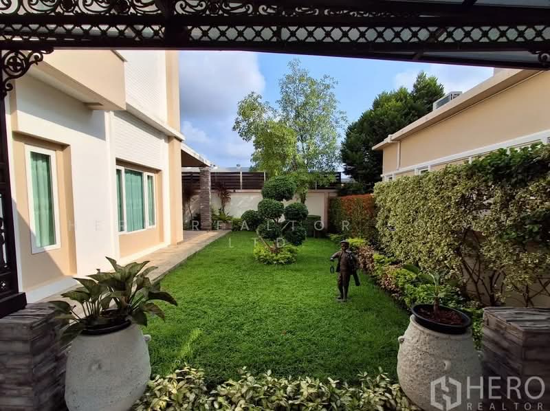 For Sale Detached House in Vintage Home Village 3 in Phla Ban Chang Rayong HRE00399, Rayong, Phla, Ban Chang, Rayong, 3 Bedrooms, 220 sqm, Single Detached House For Sale, by Hero Realtor Co., Ltd., 500189821 - DDproperty.com