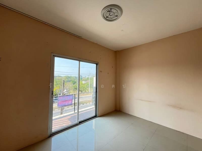 อาคารพาณิชย์ 3 ชั้น โครงการปาลิกาวิลเลจ แยกศรีนาวา, Nakhon Nayok, Ban Yai, Muang Nakhon Nayok, Nakhon Nayok, , 180 sqm, Shophouse For Sale, by วันดี รอดปาน, 500189849 - DDproperty.com