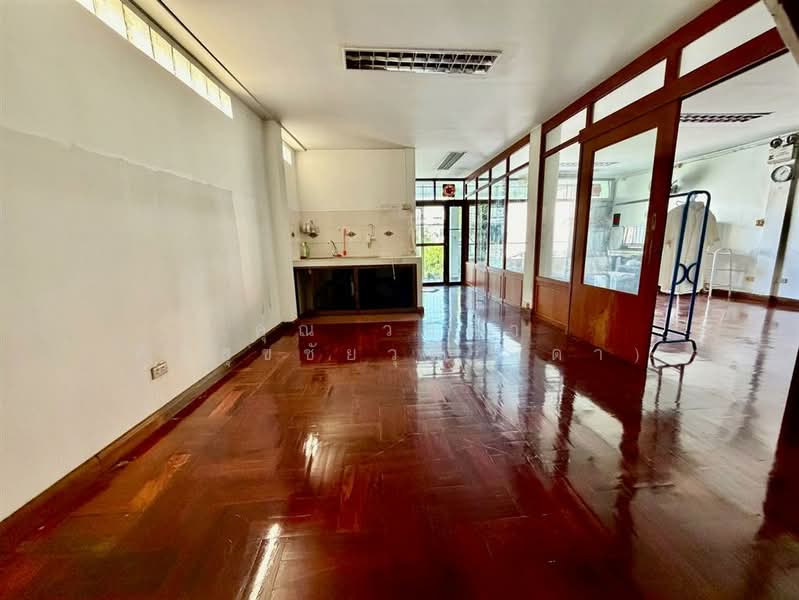 ทาวน์เฮ้าส์ 3.5 ชั้น 69.5 ตร.ว. ทาวน์เฮ้าส์ ซอยโชติวัฒน์ ถนนประชาชื่น เขตบางซื่อ, กรุงเทพ, บางซื่อ, บางซื่อ, กรุงเทพ, 300 ตร.ม., ทาวน์เฮ้าส์ ขาย, โดย คุณ วนิดา ศิริสุขชัยวุฒิ (ดา), 500189868 - DDproperty.com