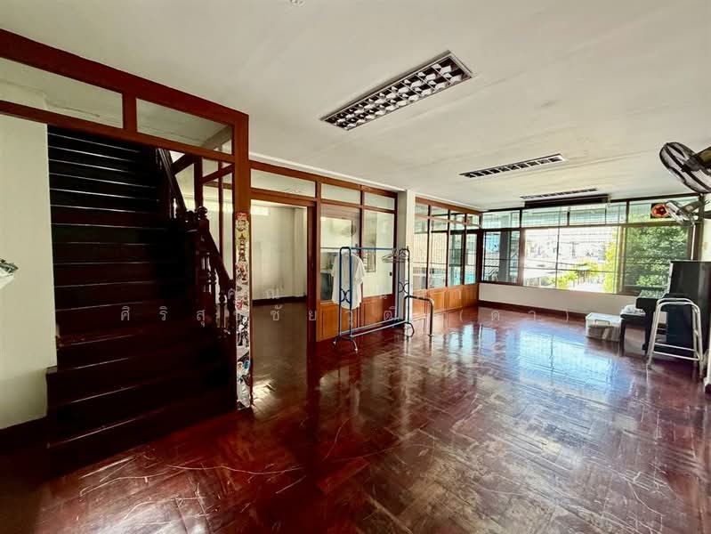 ทาวน์เฮ้าส์ 3.5 ชั้น 69.5 ตร.ว. ทาวน์เฮ้าส์ ซอยโชติวัฒน์ ถนนประชาชื่น เขตบางซื่อ, Bangkok, Bang Sue, Bang Sue, Bangkok, 7 Bedrooms, 300 sqm, Townhouse For Sale, by คุณ วนิดา ศิริสุขชัยวุฒิ (ดา), 500189868 - DDproperty.com