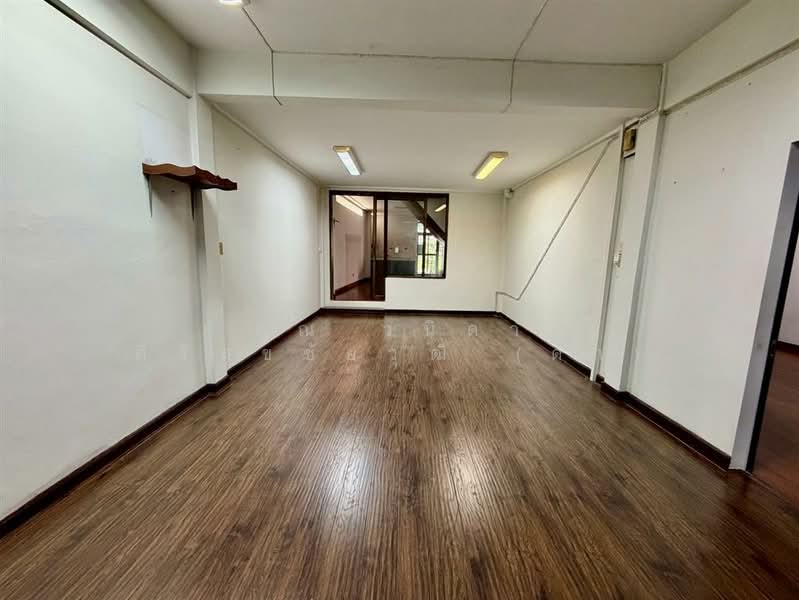 ทาวน์เฮ้าส์ 3.5 ชั้น 69.5 ตร.ว. ทาวน์เฮ้าส์ ซอยโชติวัฒน์ ถนนประชาชื่น เขตบางซื่อ, Bangkok, Bang Sue, Bang Sue, Bangkok, 7 Bedrooms, 300 sqm, Townhouse For Sale, by คุณ วนิดา ศิริสุขชัยวุฒิ (ดา), 500189868 - DDproperty.com