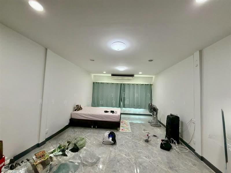 ทาวน์เฮ้าส์ 3.5 ชั้น 69.5 ตร.ว. ทาวน์เฮ้าส์ ซอยโชติวัฒน์ ถนนประชาชื่น เขตบางซื่อ, Bangkok, Bang Sue, Bang Sue, Bangkok, 7 Bedrooms, 300 sqm, Townhouse For Sale, by คุณ วนิดา ศิริสุขชัยวุฒิ (ดา), 500189868 - DDproperty.com