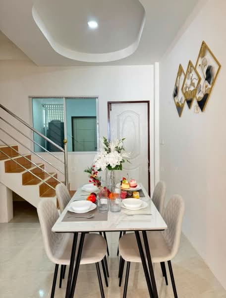 หมู่บ้านศิริมงคล หนองเกตุใหญ่, ชลบุรี, หนองปลาไหล, บางละมุง, ชลบุรี, 80 ตร.ม., ทาวน์เฮ้าส์ ขาย, โดย Nahathai Boonmachay, 500189875 - DDproperty.com