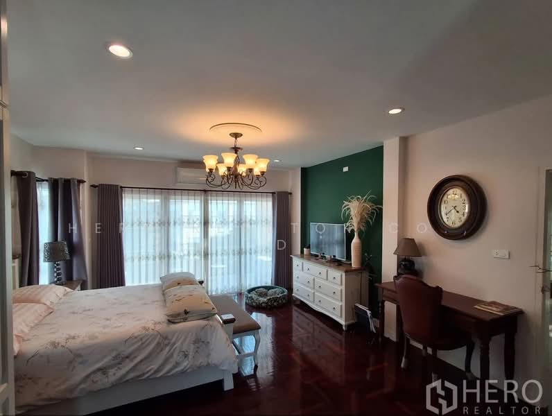 Fully Furnished 2-Storey House for Rent in Vintage Home Village 3 Ban Chang Rayonng HRE00399, Rayong, Phla, Ban Chang, Rayong, 3 Bedrooms, 220 sqm, Single Detached House For Rent, by Hero Realtor Co., Ltd., 500189897 - DDproperty.com