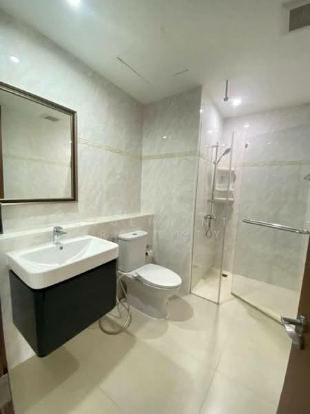 The Lakes, Bangkok, 123 Ratchadaphisek Road, Khlong Toei, Khlong Toei, Bangkok, 3 Bedrooms, 143 sqm, Condo For Rent, by Blueprint Property, 500189907 - DDproperty.com