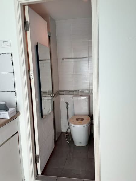 Lumpini Place Borom Ratchachonni - Pinklao, Bangkok, Boromratchachonnanee Road, Taling Chan, Taling Chan, Bangkok, 1 Bedroom, 28 sqm, Condo For Rent, by Agentbkk, 500189936 - DDproperty.com