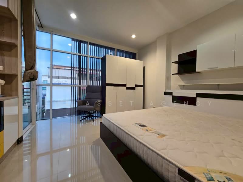 ขายทาวน์โฮม 4ชั้น โครงการ SMART PLUS นวมินทร์70 47.2 ตรว., Bangkok, Khlong Kum, Bueng Kum, Bangkok, 3 Bedrooms, 320 sqm, Townhouse For Sale, by ALive Asset Agency, 500189977 - DDproperty.com