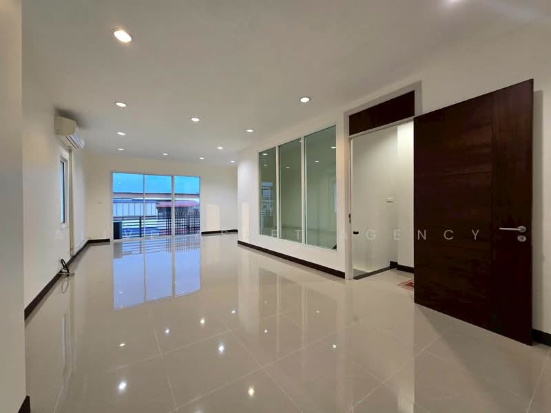 ขายทาวน์โฮม 4ชั้น โครงการ SMART PLUS นวมินทร์70 47.2 ตรว., กรุงเทพ, คลองกุ่ม, บึงกุ่ม, กรุงเทพ, 320 ตร.ม., ทาวน์เฮ้าส์ ขาย, โดย ALive Asset Agency, 500189977 - DDproperty.com