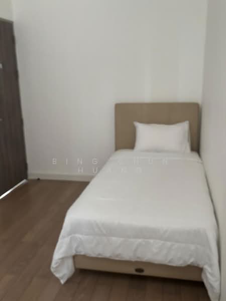 Trapezo Sukhumvit 16, Bangkok, Soi Sukhumvit 16, Khlong Toei, Khlong Toei, Bangkok, 3 Bedrooms, 118 sqm, Condo Option To Buy, by Bing Chun Huang, 500190015 - DDproperty.com