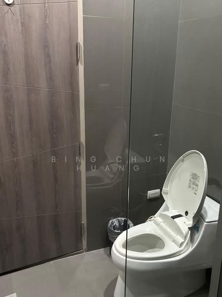 Trapezo Sukhumvit 16, Bangkok, Soi Sukhumvit 16, Khlong Toei, Khlong Toei, Bangkok, 3 Bedrooms, 118 sqm, Condo Option To Buy, by Bing Chun Huang, 500190015 - DDproperty.com