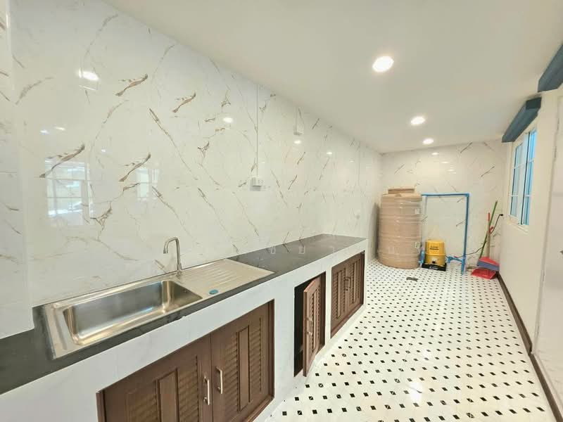 โกลเด้น ทาวน์ 3 สุขสวัสดิ์ - พุทธบูชา : Golden Town 3 Suksawat - Phutthabucha, กรุงเทพ, พุทธบูชา, บางมด, ทุ่งครุ, กรุงเทพ, 110 ตร.ม., ทาวน์เฮ้าส์ ขาย, โดย พิจักษณ์ ตั้งพานิชยานนท์, 500190021 - DDproperty.com