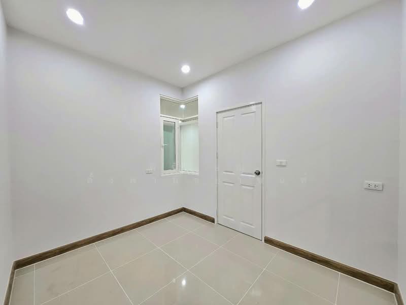 โกลเด้น ทาวน์ 3 สุขสวัสดิ์ - พุทธบูชา : Golden Town 3 Suksawat - Phutthabucha, กรุงเทพ, พุทธบูชา, บางมด, ทุ่งครุ, กรุงเทพ, 110 ตร.ม., ทาวน์เฮ้าส์ ขาย, โดย พิจักษณ์ ตั้งพานิชยานนท์, 500190021 - DDproperty.com