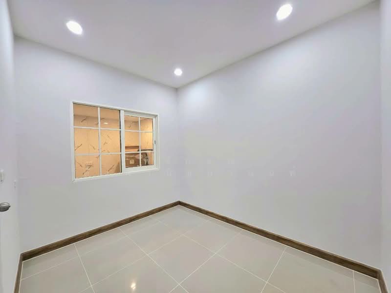 โกลเด้น ทาวน์ 3 สุขสวัสดิ์ - พุทธบูชา : Golden Town 3 Suksawat - Phutthabucha, กรุงเทพ, พุทธบูชา, บางมด, ทุ่งครุ, กรุงเทพ, 110 ตร.ม., ทาวน์เฮ้าส์ ขาย, โดย พิจักษณ์ ตั้งพานิชยานนท์, 500190021 - DDproperty.com