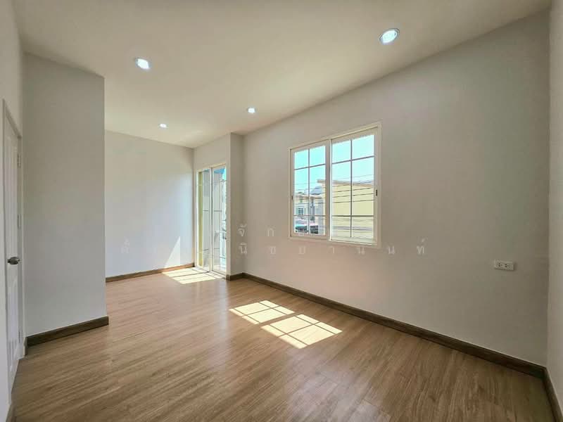 Golden Town 3 Suksawat - Phutthabucha : โกลเด้น ทาวน์ 3 สุขสวัสดิ์ - พุทธบูชา, Bangkok, พุทธบูชา, Bangmot, Thung Khru, Bangkok, 3 Bedrooms, 110 sqm, Townhouse For Sale, by พิจักษณ์ ตั้งพานิชยานนท์, 500190021 - DDproperty.com