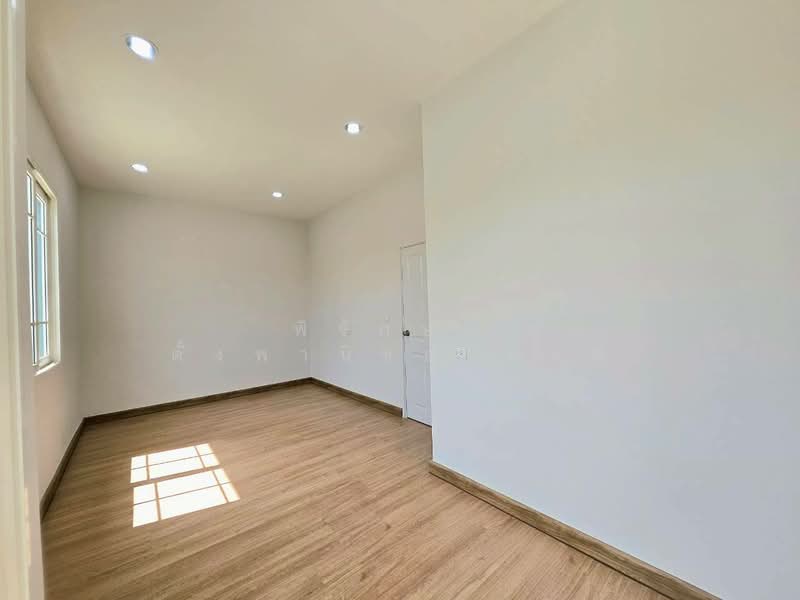 Golden Town 3 Suksawat - Phutthabucha : โกลเด้น ทาวน์ 3 สุขสวัสดิ์ - พุทธบูชา, Bangkok, พุทธบูชา, Bangmot, Thung Khru, Bangkok, 3 Bedrooms, 110 sqm, Townhouse For Sale, by พิจักษณ์ ตั้งพานิชยานนท์, 500190021 - DDproperty.com