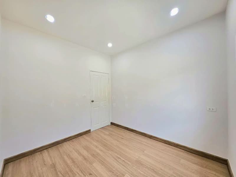 โกลเด้น ทาวน์ 3 สุขสวัสดิ์ - พุทธบูชา : Golden Town 3 Suksawat - Phutthabucha, กรุงเทพ, พุทธบูชา, บางมด, ทุ่งครุ, กรุงเทพ, 110 ตร.ม., ทาวน์เฮ้าส์ ขาย, โดย พิจักษณ์ ตั้งพานิชยานนท์, 500190021 - DDproperty.com