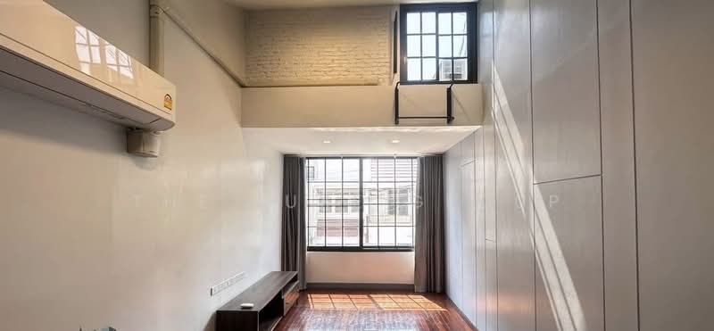 Loft-Style Townhome in Ekkamai, กรุงเทพ, คลองเตย, คลองเตย, กรุงเทพ, 220 ตร.ม., ทาวน์เฮ้าส์ ให้เช่า, โดย The Luxe Group, 500190039 - DDproperty.com