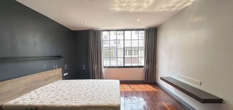 Loft-Style Townhome in Ekkamai, Bangkok, Khlong Toei, Khlong Toei, Bangkok, 3 Bedrooms, 220 sqm, Townhouse For Rent, by The Luxe Group, 500190039 - DDproperty.com