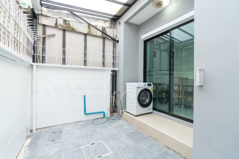 Baan Klang Muang Rama 9-Ramkhmahaeng, Bangkok, Soi Ramkhamhaeng 39, Phlapphla, Wang Thonglang, Bangkok, 3 Bedrooms, 149 sqm, Townhouse For Rent, by NTG Property House Co.,Ltd., 500190141 - DDproperty.com