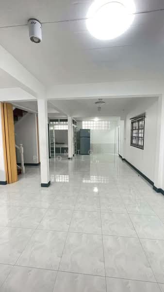 NG269 ให้เช่าบ้านเดี่ยว 2 ชั้น เหม่งจ๋าย ใกล้เรียบด่วน รีโนเวทใหม่ พร้อมอยู่ เลี้ยงสัตว์ได้, Bangkok, เหม่งจ๋าย, Wang Thonglang, Wang Thonglang, Bangkok, 3 Bedrooms, 200 sqm, Single Detached House For Rent, by NTG Property House Co.,Ltd., 500190150 - DDproperty.com