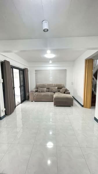 NG269 ให้เช่าบ้านเดี่ยว 2 ชั้น เหม่งจ๋าย ใกล้เรียบด่วน รีโนเวทใหม่ พร้อมอยู่ เลี้ยงสัตว์ได้, กรุงเทพ, เหม่งจ๋าย, วังทองหลาง, วังทองหลาง, กรุงเทพ, 200 ตร.ม., บ้านเดี่ยว ให้เช่า, โดย NTG Property House Co.,Ltd., 500190150 - DDproperty.com