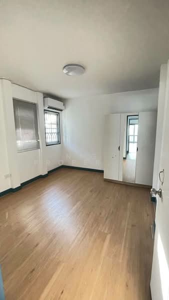 NG269 ให้เช่าบ้านเดี่ยว 2 ชั้น เหม่งจ๋าย ใกล้เรียบด่วน รีโนเวทใหม่ พร้อมอยู่ เลี้ยงสัตว์ได้, Bangkok, เหม่งจ๋าย, Wang Thonglang, Wang Thonglang, Bangkok, 3 Bedrooms, 200 sqm, Single Detached House For Rent, by NTG Property House Co.,Ltd., 500190150 - DDproperty.com