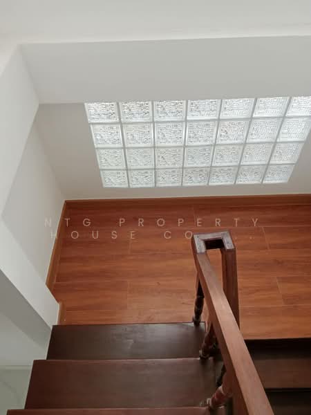 NG270 ให้เช่าบ้านเดี่ยว เหม่งจ๋าย รีโนเวทใหม่ บ้านเปล่าไม่มีเฟอร์ เลี้ยงสัตว์ได้ พร้อมอยู่, Bangkok, ห้วยขวาง, Wang Thonglang, Wang Thonglang, Bangkok, 3 Bedrooms, 200 sqm, Single Detached House For Rent, by NTG Property House Co.,Ltd., 500190155 - DDproperty.com