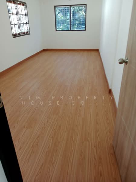 NG270 ให้เช่าบ้านเดี่ยว เหม่งจ๋าย รีโนเวทใหม่ บ้านเปล่าไม่มีเฟอร์ เลี้ยงสัตว์ได้ พร้อมอยู่, Bangkok, ห้วยขวาง, Wang Thonglang, Wang Thonglang, Bangkok, 3 Bedrooms, 200 sqm, Single Detached House For Rent, by NTG Property House Co.,Ltd., 500190155 - DDproperty.com