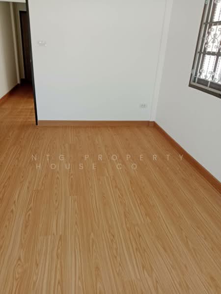 NG270 ให้เช่าบ้านเดี่ยว เหม่งจ๋าย รีโนเวทใหม่ บ้านเปล่าไม่มีเฟอร์ เลี้ยงสัตว์ได้ พร้อมอยู่, Bangkok, ห้วยขวาง, Wang Thonglang, Wang Thonglang, Bangkok, 3 Bedrooms, 200 sqm, Single Detached House For Rent, by NTG Property House Co.,Ltd., 500190155 - DDproperty.com