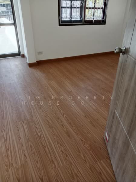 NG270 ให้เช่าบ้านเดี่ยว เหม่งจ๋าย รีโนเวทใหม่ บ้านเปล่าไม่มีเฟอร์ เลี้ยงสัตว์ได้ พร้อมอยู่, Bangkok, ห้วยขวาง, Wang Thonglang, Wang Thonglang, Bangkok, 3 Bedrooms, 200 sqm, Single Detached House For Rent, by NTG Property House Co.,Ltd., 500190155 - DDproperty.com