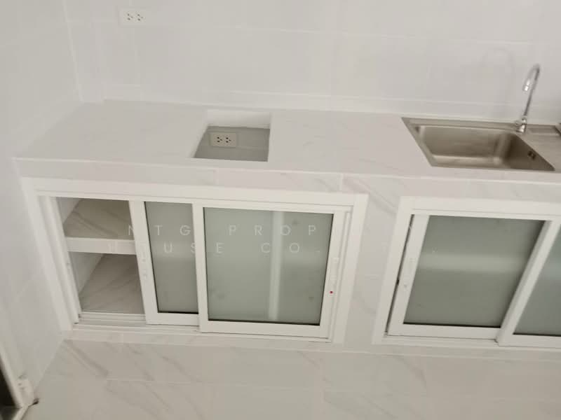 NG270 ให้เช่าบ้านเดี่ยว เหม่งจ๋าย รีโนเวทใหม่ บ้านเปล่าไม่มีเฟอร์ เลี้ยงสัตว์ได้ พร้อมอยู่, Bangkok, ห้วยขวาง, Wang Thonglang, Wang Thonglang, Bangkok, 3 Bedrooms, 200 sqm, Single Detached House For Rent, by NTG Property House Co.,Ltd., 500190155 - DDproperty.com