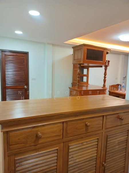 ให้เช่า - NG271 ให้เช่าบ้านเดี่ยว 2 ชั้น เฟอร์ครบ พร้อมอยู่ ห้วยขวาง เหม่งจ๋าย, กรุงเทพ