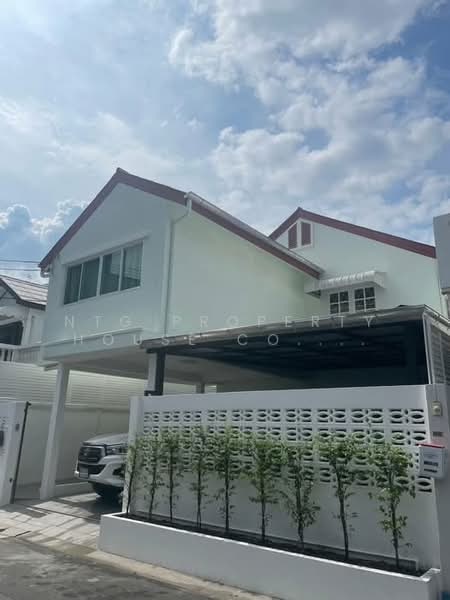 ให้เช่า - NG271 ให้เช่าบ้านเดี่ยว 2 ชั้น เฟอร์ครบ พร้อมอยู่ ห้วยขวาง เหม่งจ๋าย, กรุงเทพ