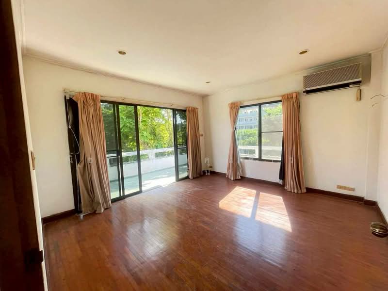 House for sale beach front Pattaya, Chon Buri (Pattaya), ถนนสุขุมวิท - บ้านอำเภอ, Na Chom Thian, Sattahip, Chon Buri (Pattaya), 4 Bedrooms, 268 sqm, Single Detached House For Sale, by Nichapa Phiachan, 500190177 - DDproperty.com