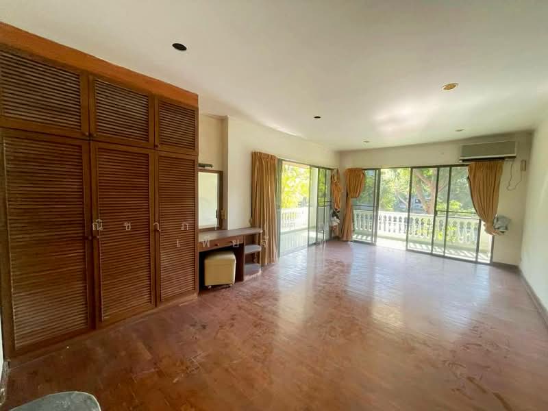 House for sale beach front Pattaya, Chon Buri (Pattaya), ถนนสุขุมวิท - บ้านอำเภอ, Na Chom Thian, Sattahip, Chon Buri (Pattaya), 4 Bedrooms, 268 sqm, Single Detached House For Sale, by Nichapa Phiachan, 500190177 - DDproperty.com