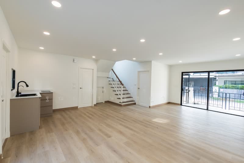 Pruksa Town Nexts Onnut - Rama 9, Bangkok, Chaloem Phrakiat Rama 9 Road, Prawet, Prawet, Bangkok, 3 Bedrooms, 164 sqm, Townhouse For Sale, by Tharnavee Tharnasetthadakul, 500190184 - DDproperty.com